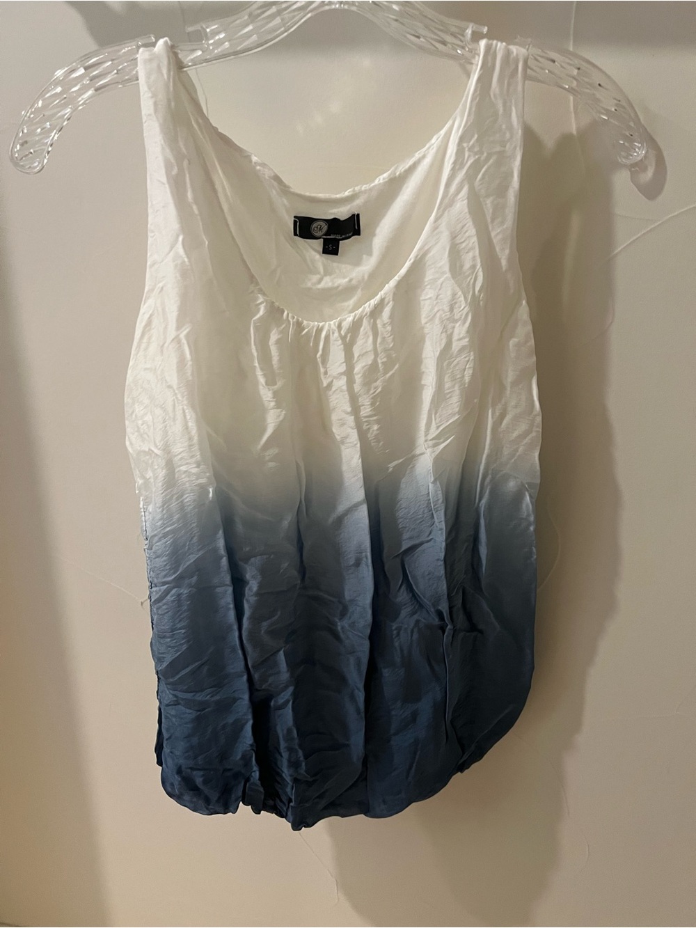 Sleeveless Ombre Tank Top - White to Navy